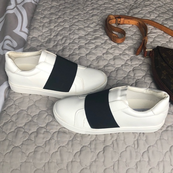 Steve Madden NEW slip on Sneaker - Picture 3 of 5